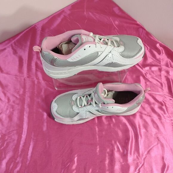 New Balance 515 Youth Girls SZ 6.5 White Pink Gray Athletic Shoes New . - Picture 2 of 10